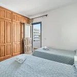 Golden Sun Penthouse Floritas דירה